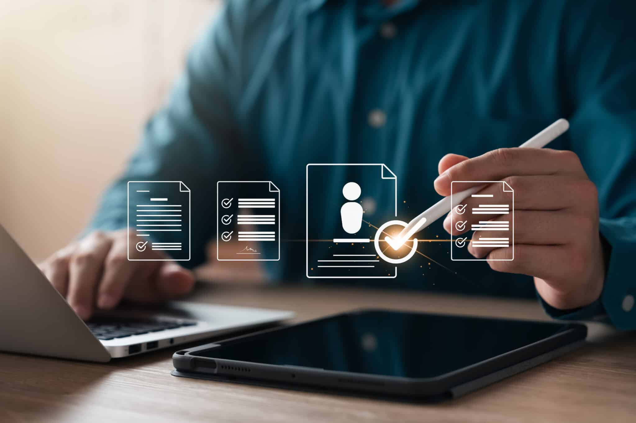 Executives touch human resource network structure - HR, effective management and recruitment of HR, effective organizational structure, training, employment, practice.